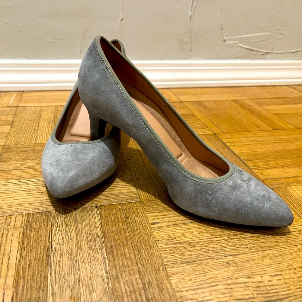 Naturalizer Gray Suede Heels
